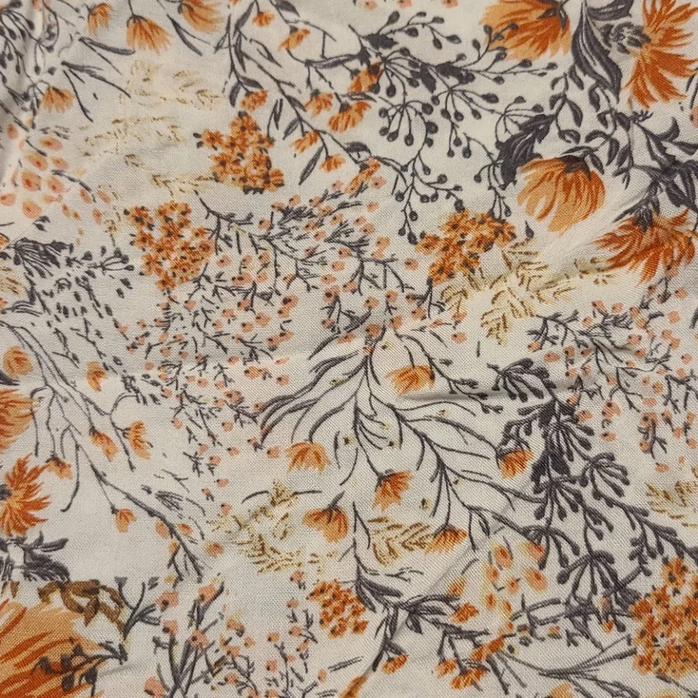 Ladies floral patterned blouse‎ - Picture 2 of 3